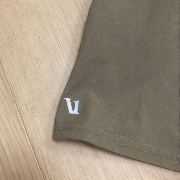 Vuori Clementine 4" Running Shorts Pistachio Green Pull on Women's Size Large - Picture 5 of 6